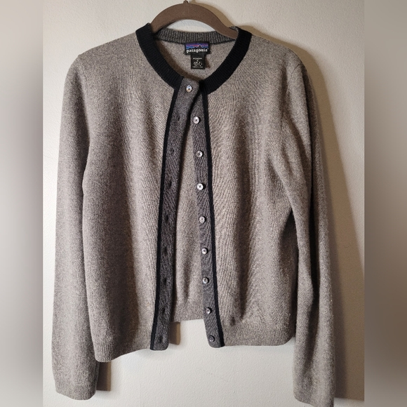 Patagonia Sweaters - PATAGONIA 100% Cashmere Women's gray black button-up cardigan luxury sweater, S